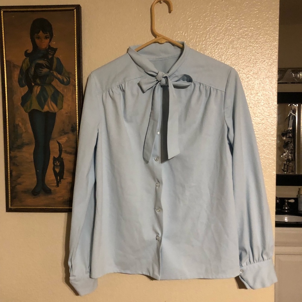 Baby blue vintage bow top.
